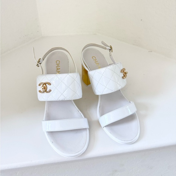 CHANEL White Patent Quilted Leather Gold CC Logo Sandals EUR 39 (US size 8) - Picture 13 of 14